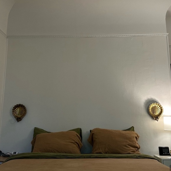 Vintage brass shell sconces - Picture 4 of 5